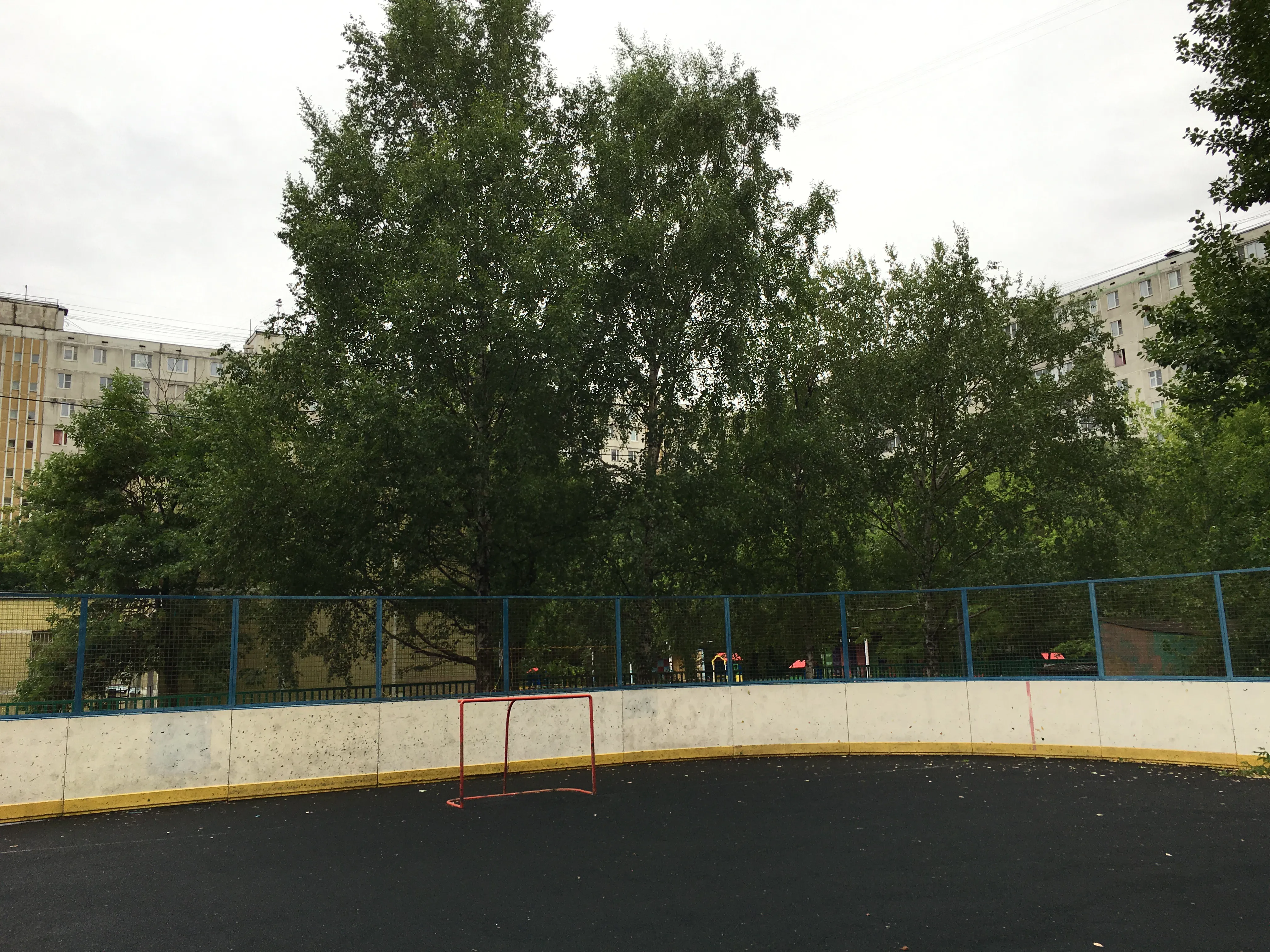 Спортивная площадка у дома, фото 5
