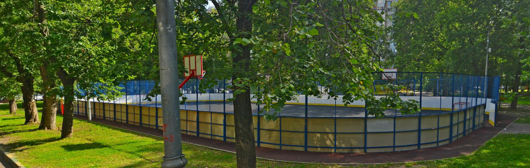 Спортплощадка в тени деревьев, фото 1