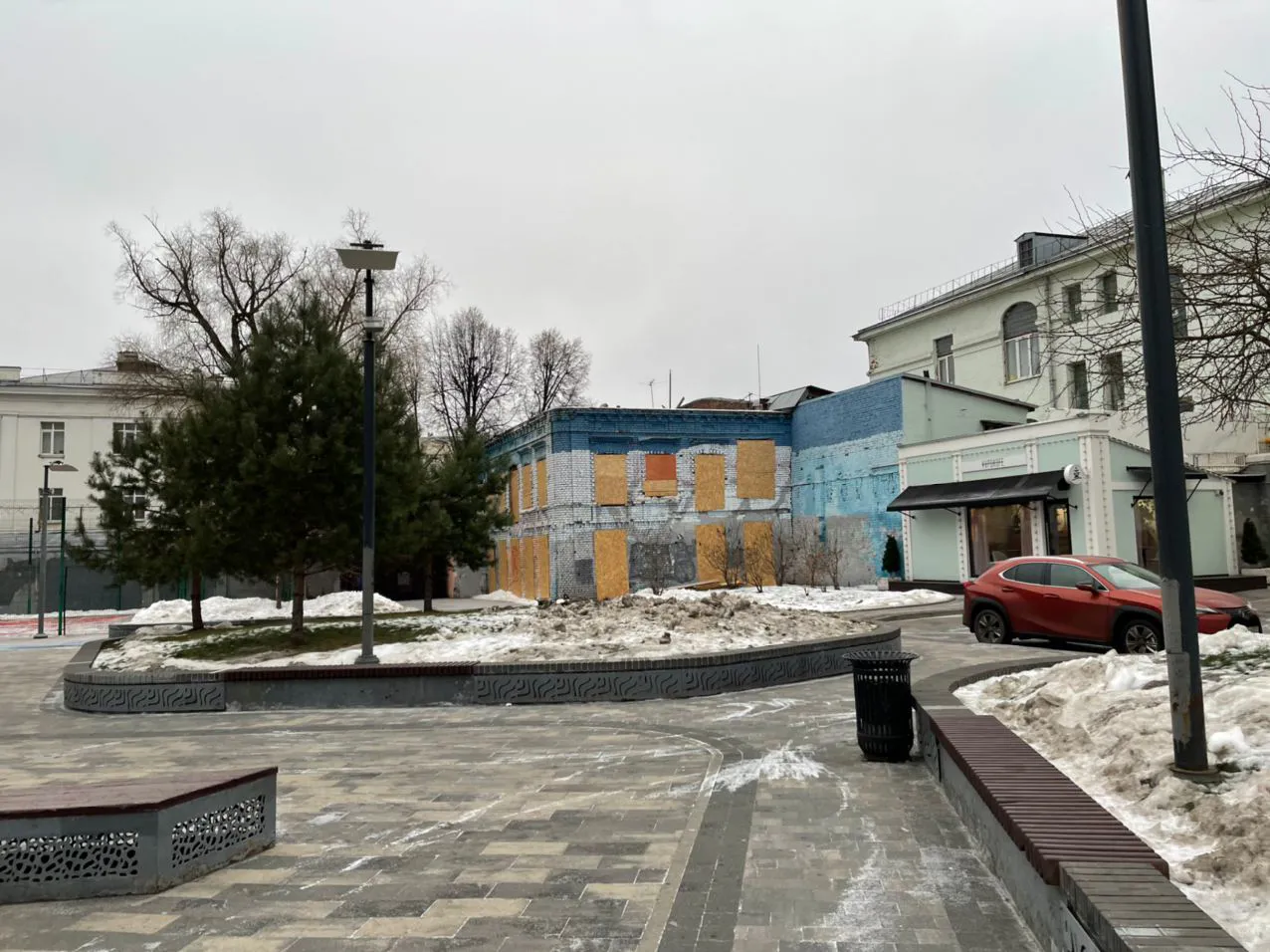 Парк с граффити на стенах, фото 7