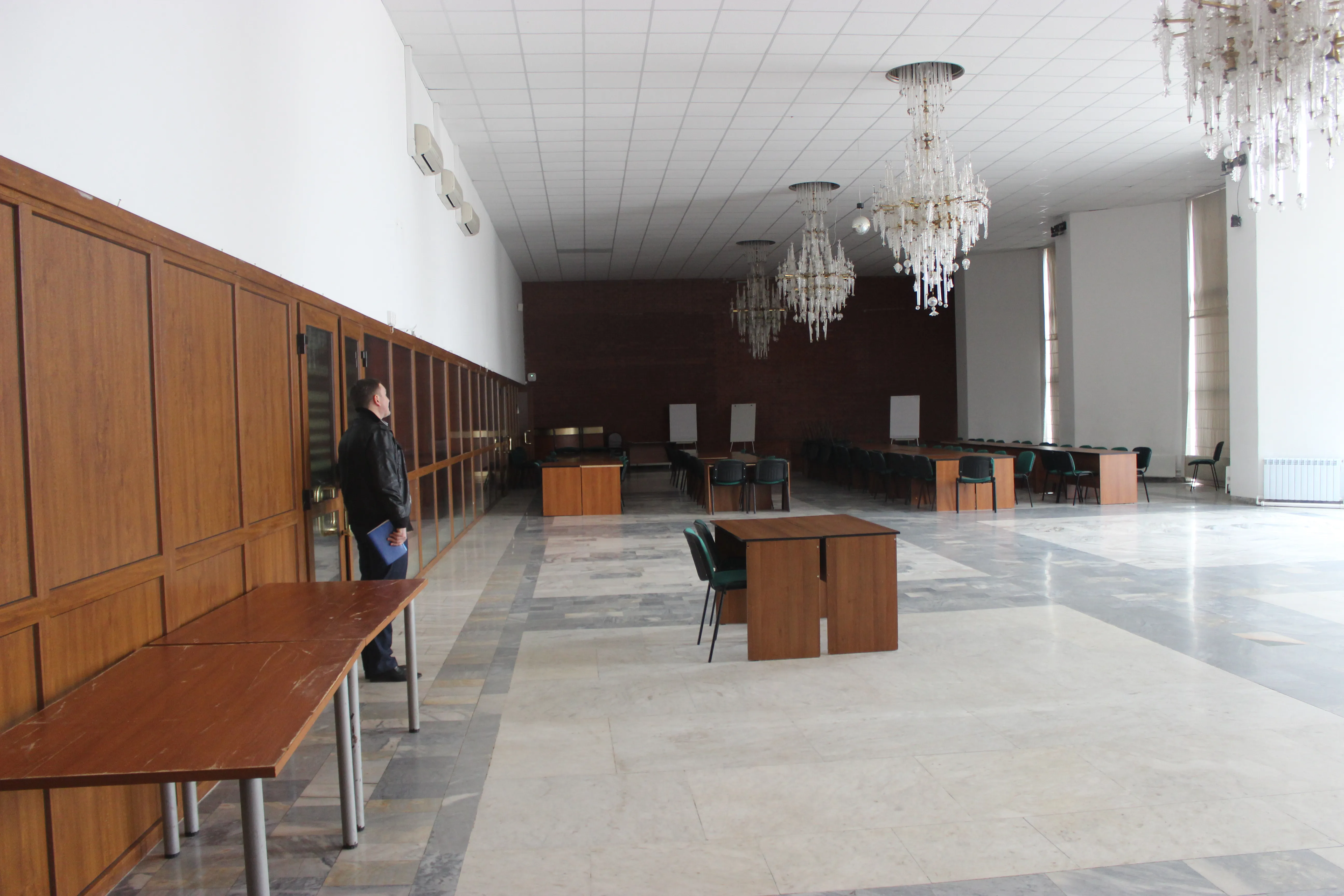 Стадион в окружении леса, фото 23