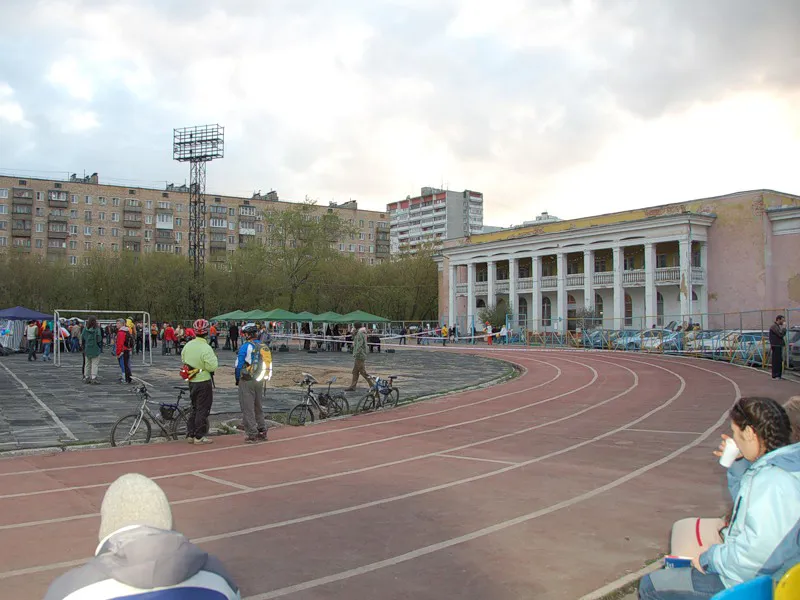 Старый стадион с колоннами, фото 1