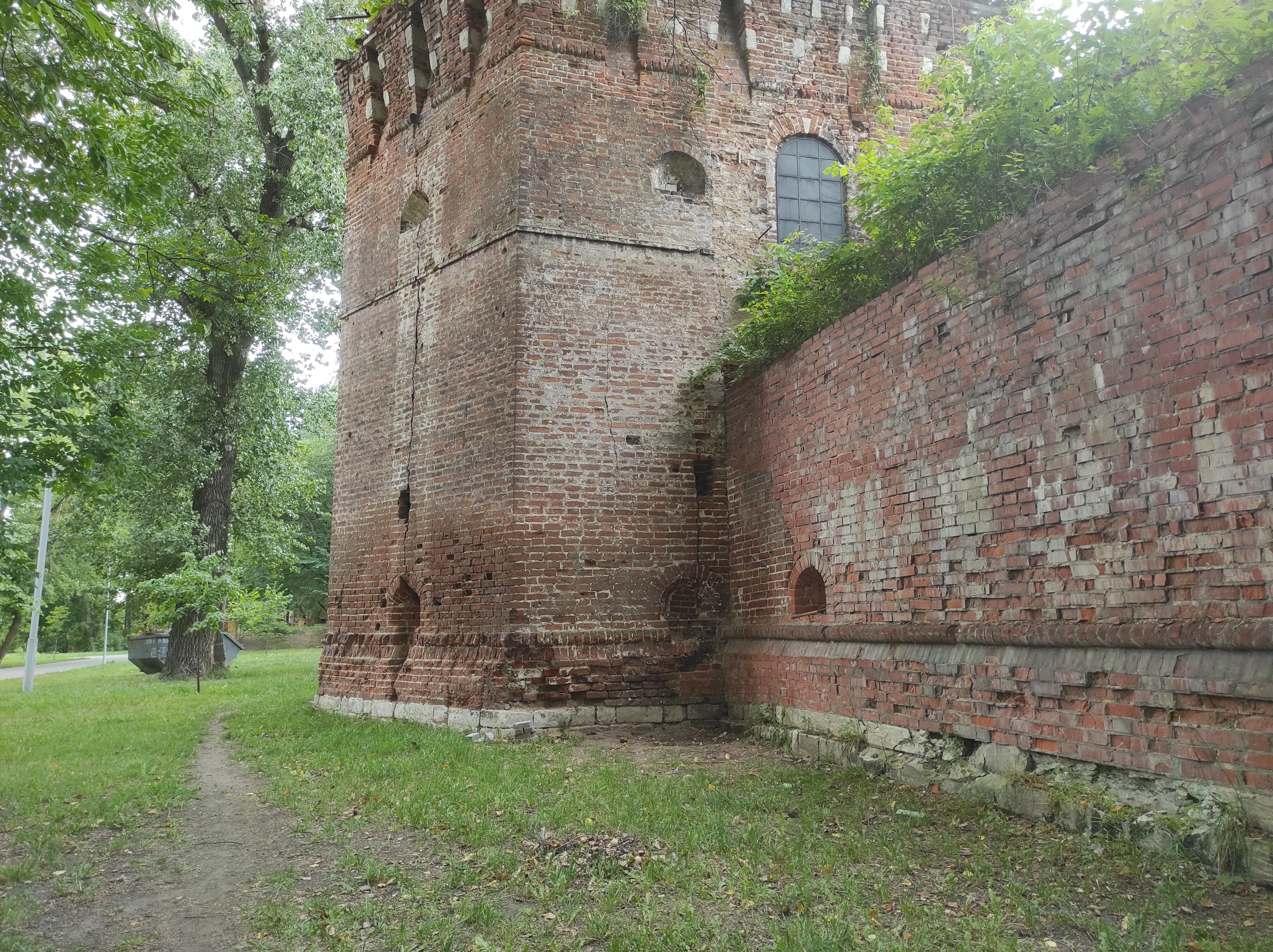 Старинная башня с садом, фото 23