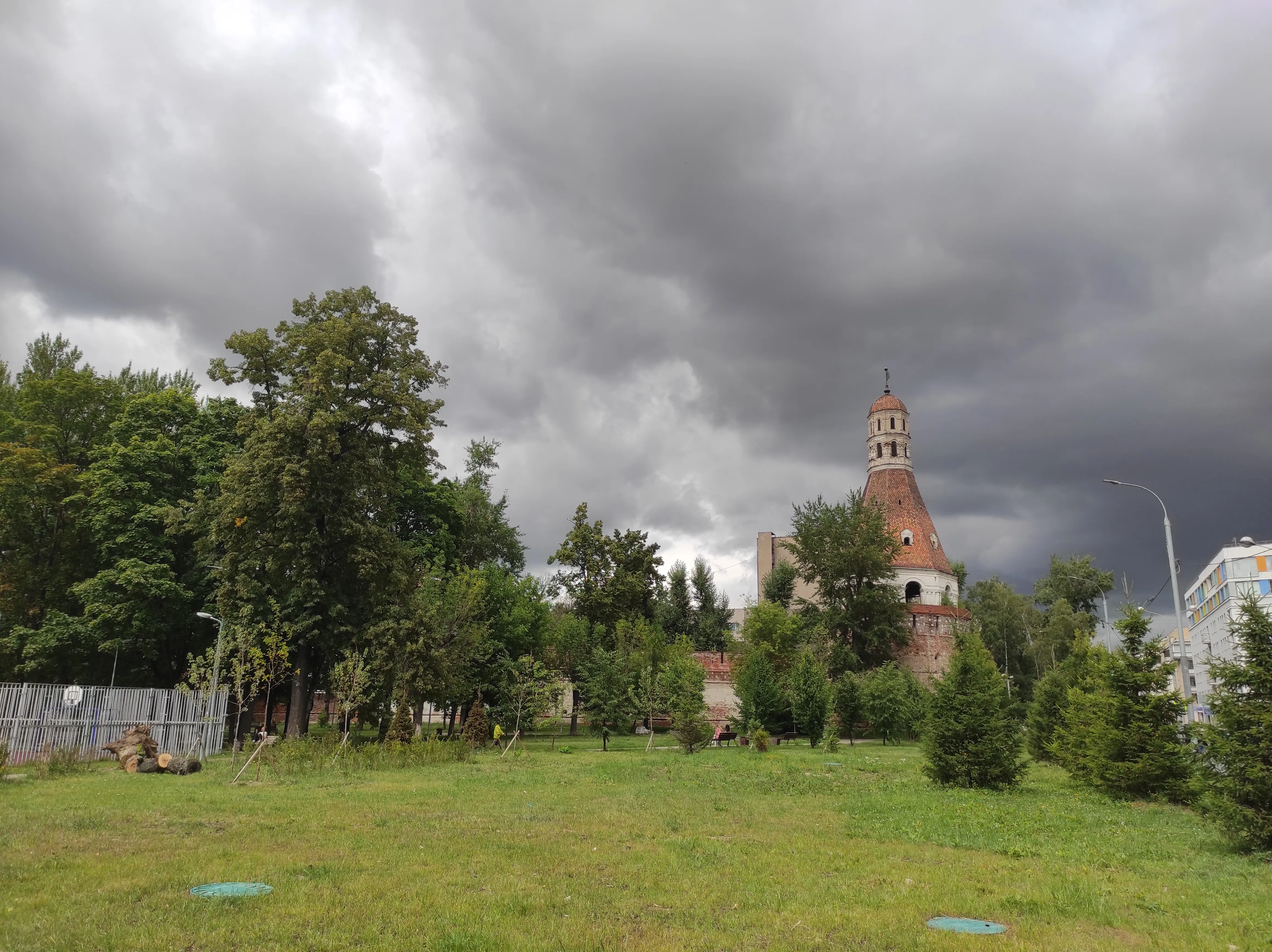 Старинная башня с садом, фото 2