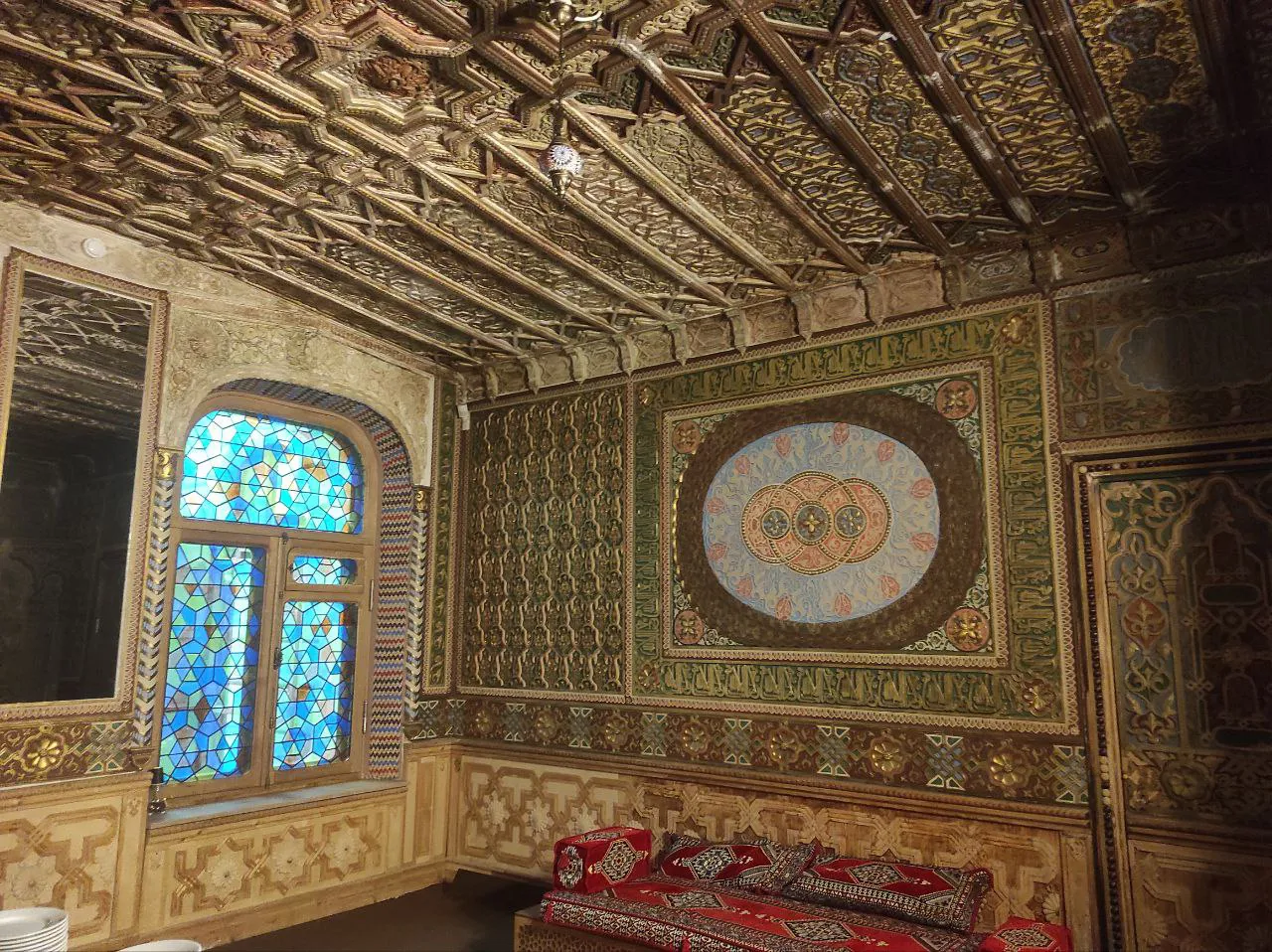 Театр с лепниной и арками, фото 15