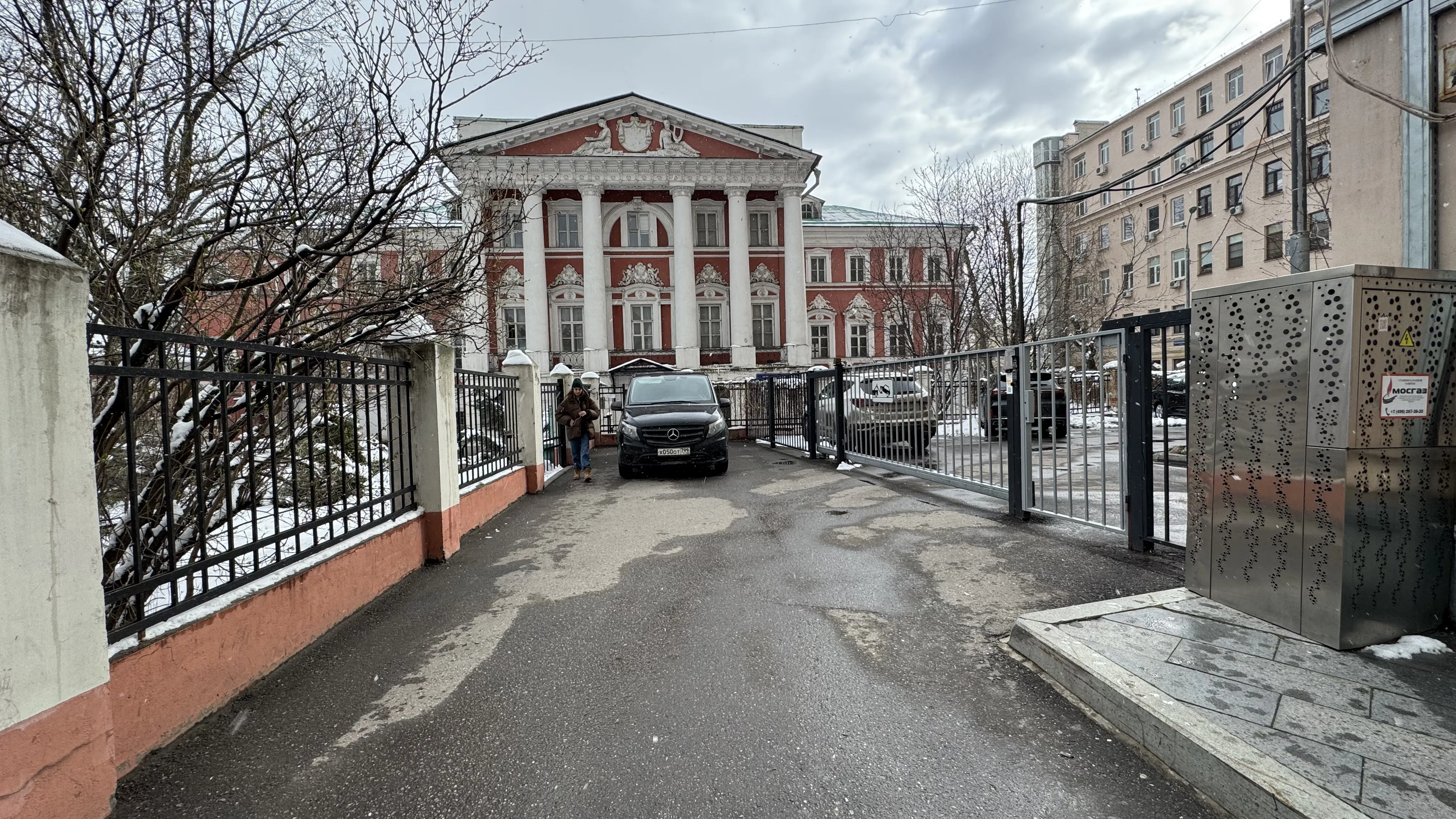 Классический особняк с колоннами, фото 2