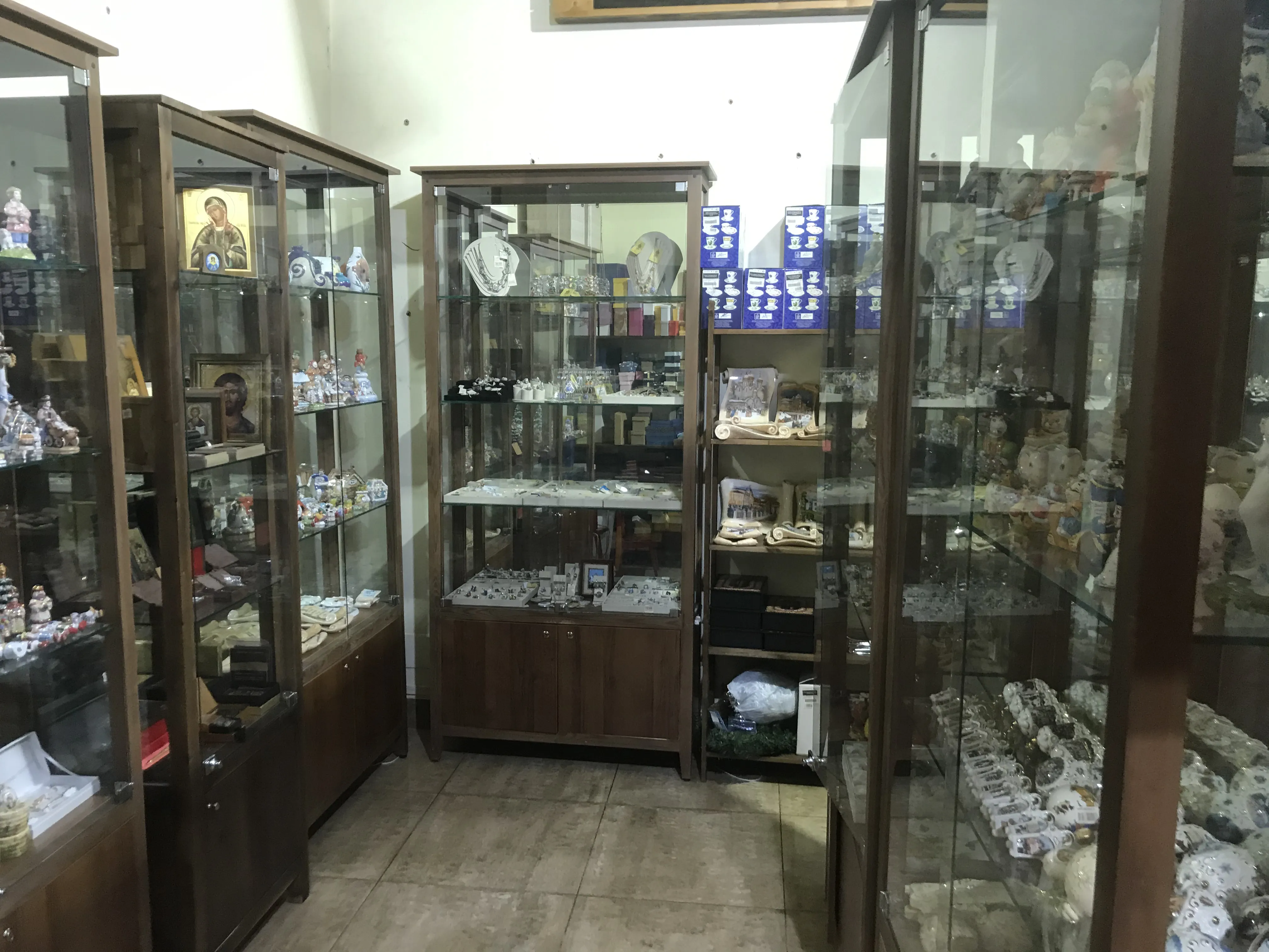 Сувенирный магазин со сводами, фото 17