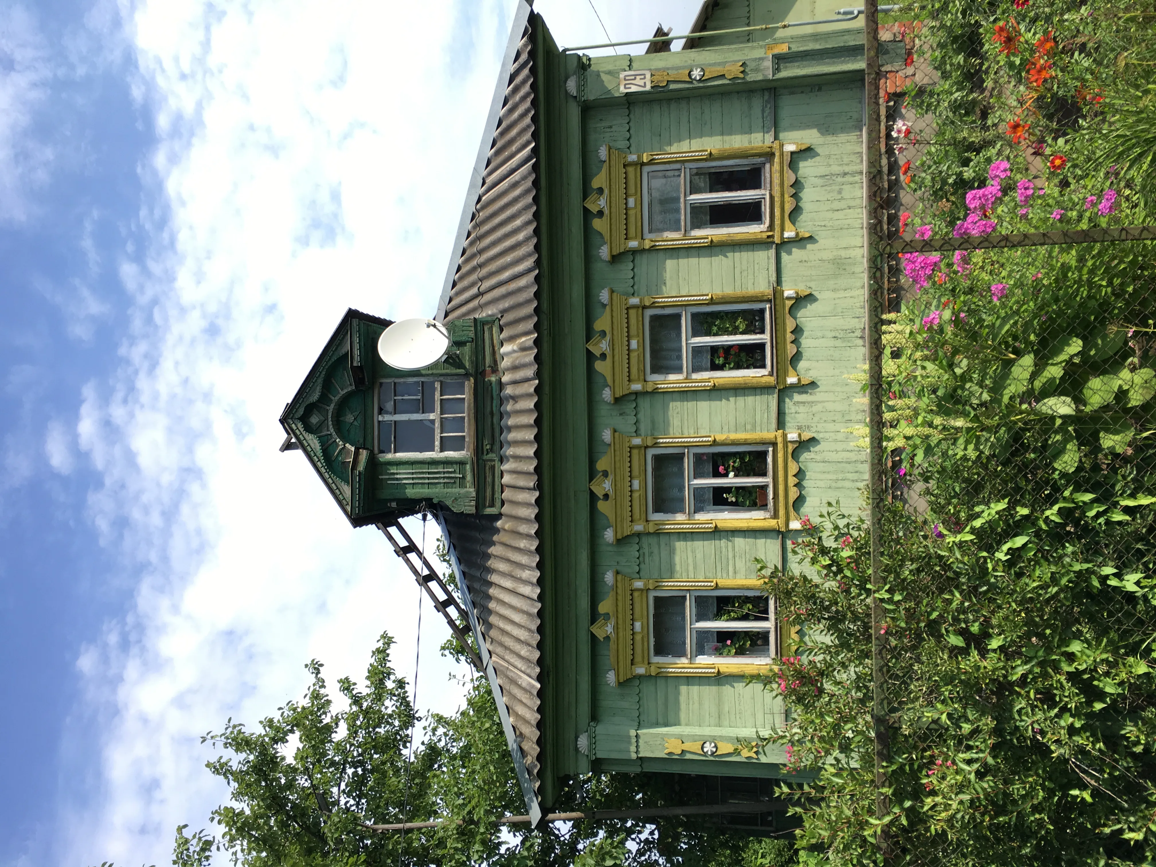 Резной дом в зелени, фото 16