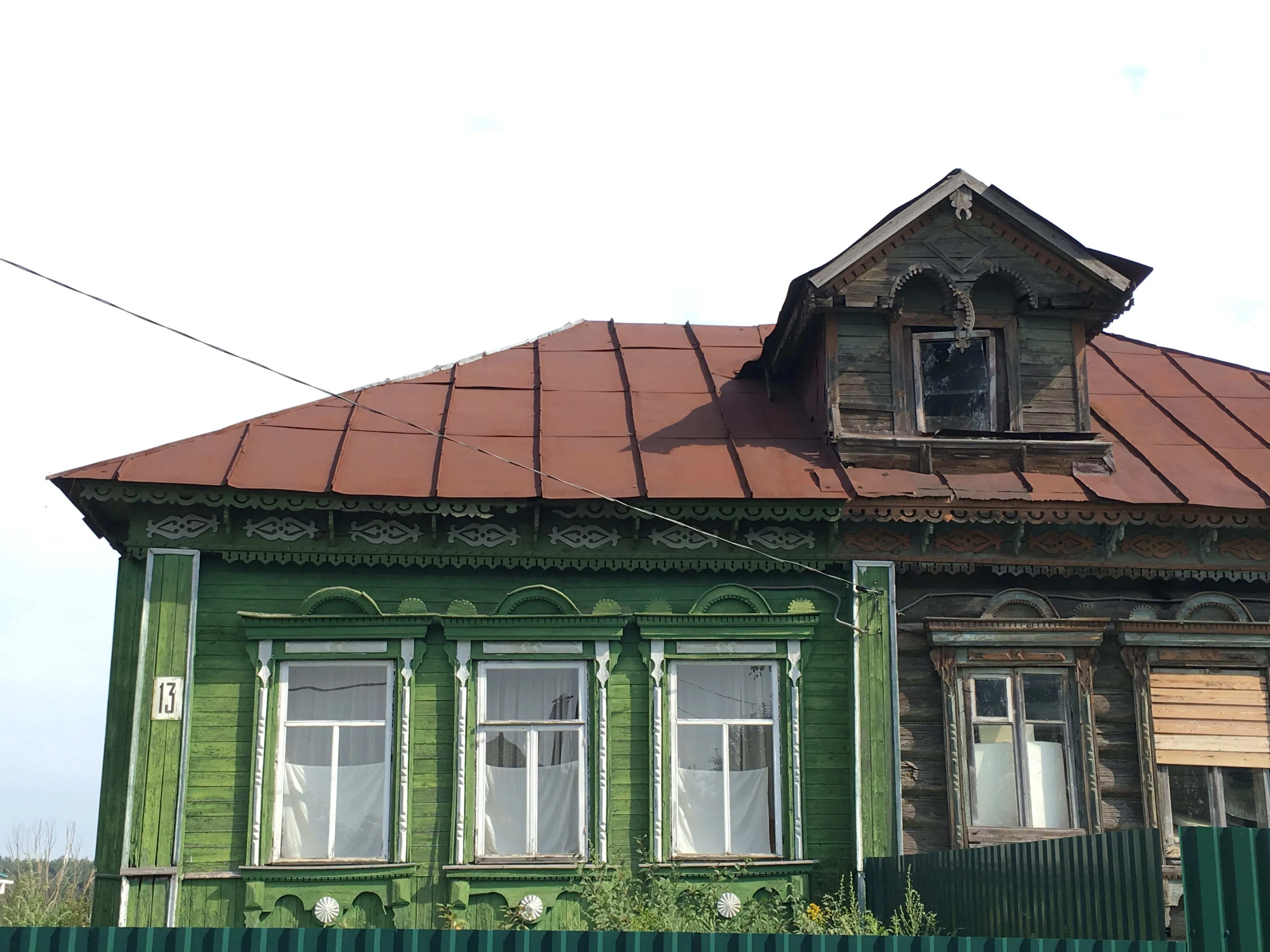 Резной дом в зелени, фото 11