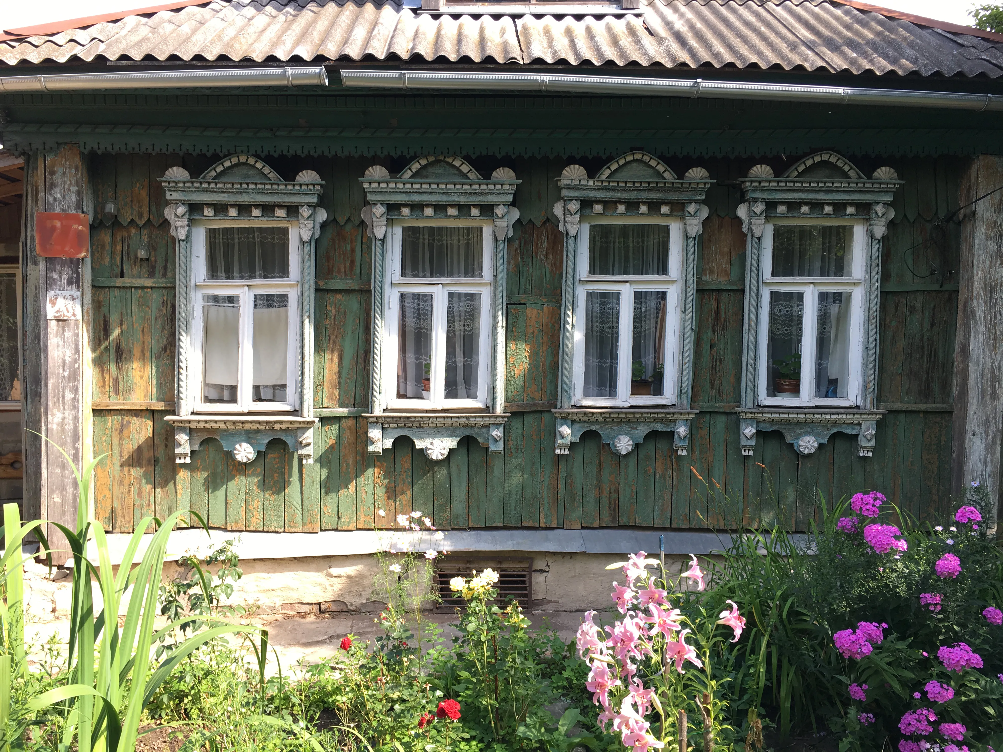 Резной дом в зелени, фото 15