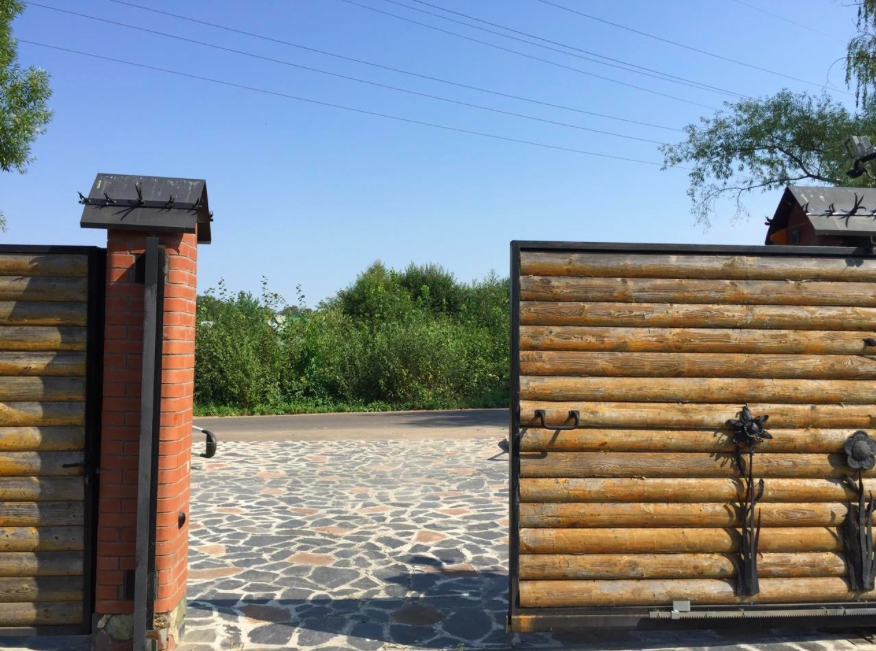 Рубленая дача в лесу, фото 2
